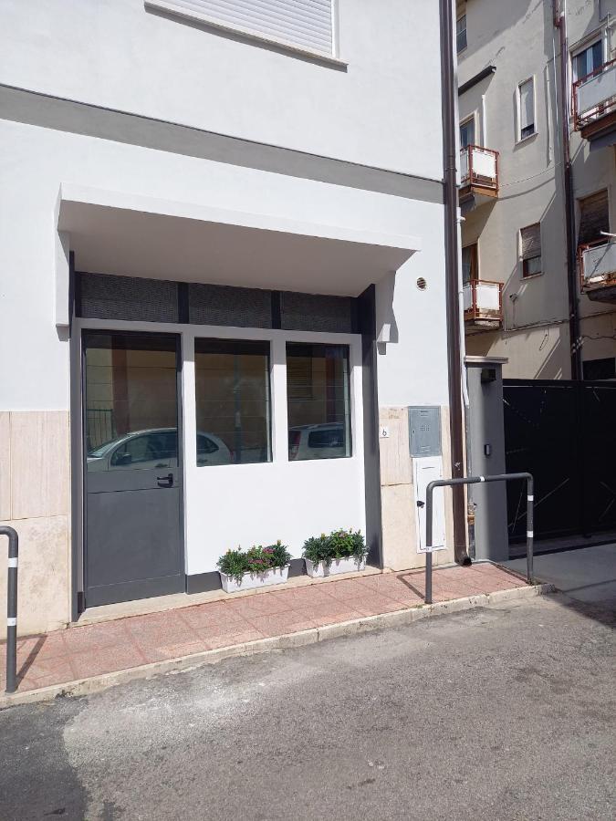 Art Deco City Center Near The Beach! Terracina Exterior photo
