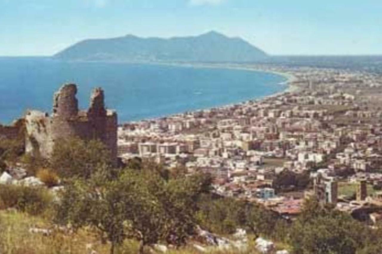 Art Deco City Center Near The Beach! Terracina Exterior photo